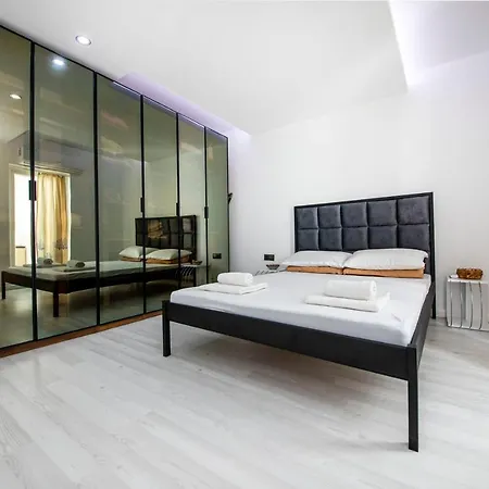 Unique House With Backyard And Walking Distance To The In Bodrum, Mugla *
