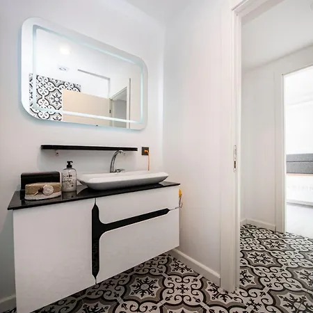 Unique House With Backyard And Walking Distance To The In Bodrum, Mugla Apartmán *